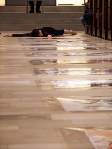 Tanzperformance in der St. Karl Borromäus Kirche Winnenden