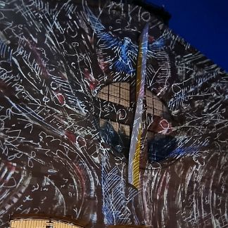 Eine Lichtinstallation auf der Fassade der Domkirche St. Eberhard Stuttgart  von den Künstlern Frederick D. Bunsen (Ammerbuch) und Philipp Contag-Lada (Stuttgart), 27. Mai 2022  Lichtinstallation von Frederick Bunsen und Philipp Contag-Lada : St. Eberhard Stuttgart, Lichtinstallation, Bunsen, Contag-Lada, Kunst