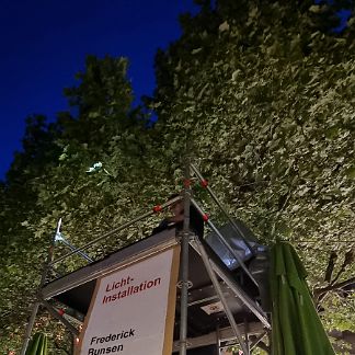 Eine Lichtinstallation auf der Fassade der Domkirche St. Eberhard Stuttgart  von den Künstlern Frederick D. Bunsen (Ammerbuch) und Philipp Contag-Lada (Stuttgart), 27. Mai 2022  Lichtinstallation von Frederick Bunsen und Philipp Contag-Lada : St. Eberhard Stuttgart, Lichtinstallation, Bunsen, Contag-Lada, Kunst