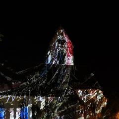 Lichtinstallation Brautkleid 2019 : St. Laurentius Hailfingen